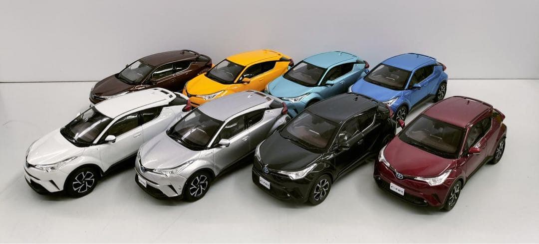 【箱付き】トヨタ C-HR カラーサンプル　色見本　ミニカー 8色セット 2026年最新】Yahoo!オークション -トヨタ カラーサンプル c-hr(自動車