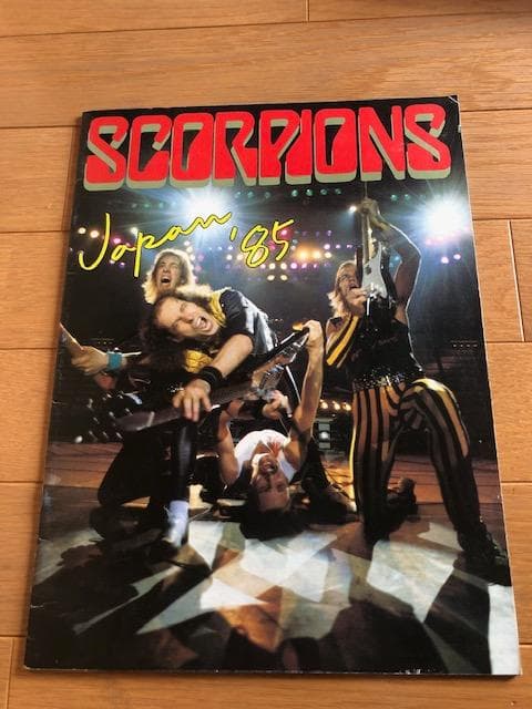 スコーピオンズ 85年 来日公演 パンフレット いna594y73 Scorpions (スコーピオンズ) Live in Japan 1985 | Rockives