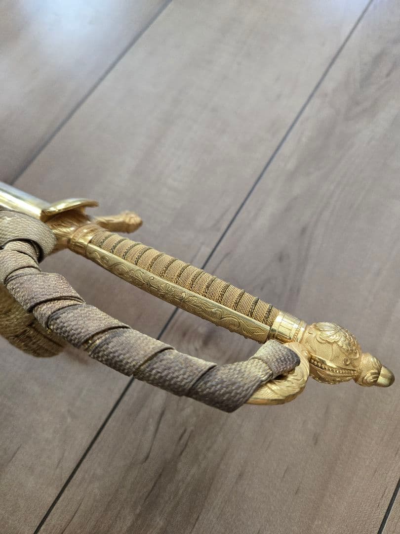 戦前 美品 菊ご紋入り儀礼長剣/刃無し模造刀身 刀緒付き - メルカリ