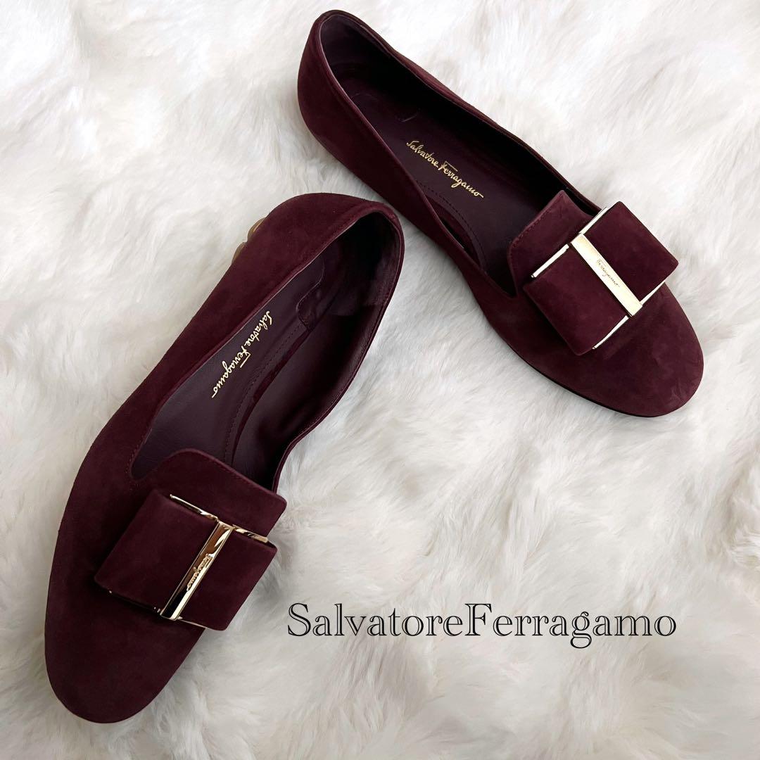 Ferragamo ヴァラリボンフラワーヒールベロア パンプス