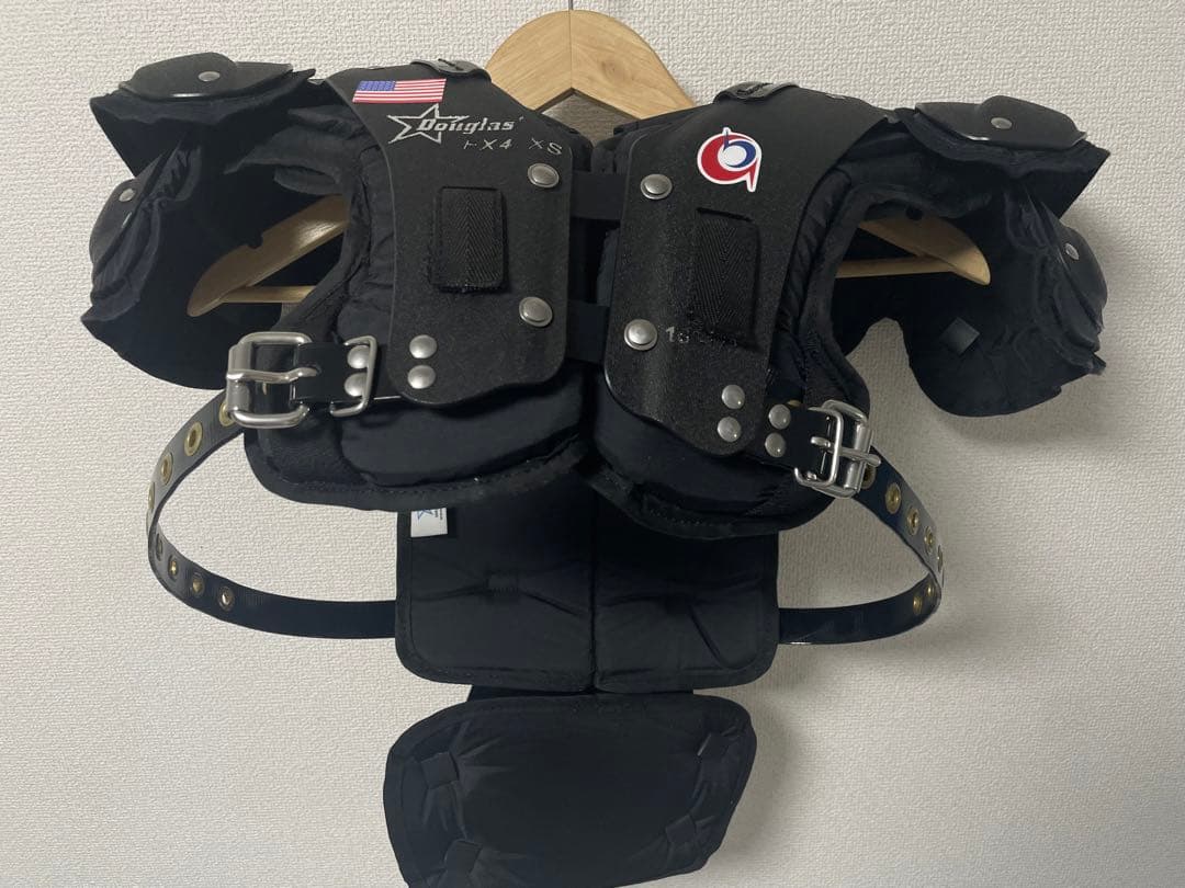ダグラス　最新型　ショルダーパッド　FX4 サイズXS ダグラス ショルダーパッド FX4│アメフト用品専門店 QB CLUB