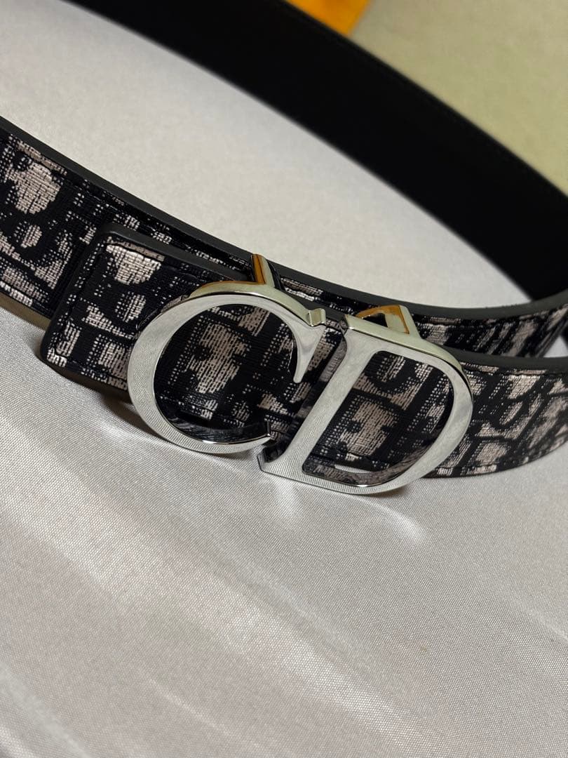 Christian Dior ロゴベルト　シルバー Christian Dior ベルト 並行輸入品 シルバー - メルカリ