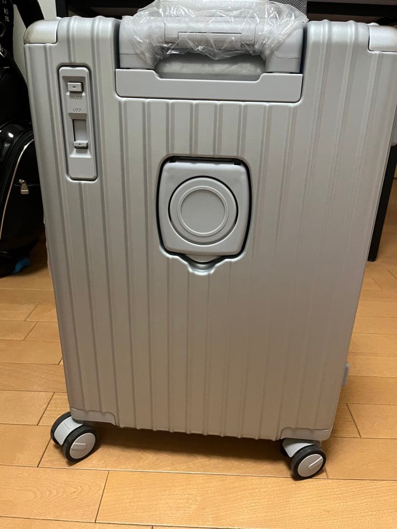 007様専用 新品未使用 リベティ 多機能スーツケース マットシルバー S