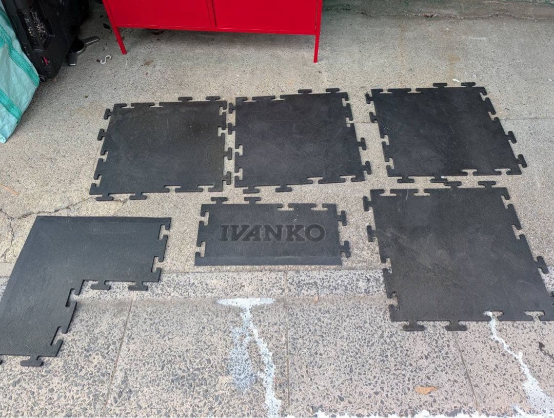 【リユース品】IVANKO イヴァンコ　ラバーマット　インターロック式マット ivanko イヴァンコ ラバー マット 16枚 インターロック式トレーニング