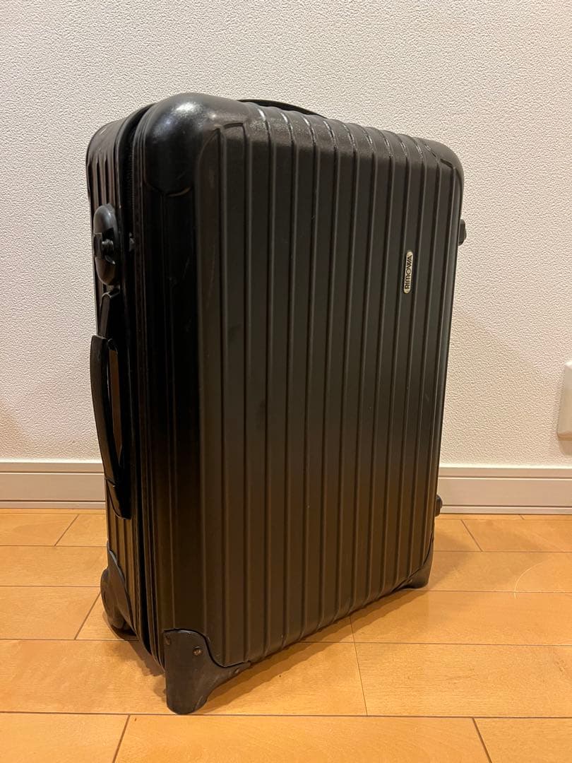 RIMOWA リモワ サルサ 2輪 機内持ち込み 32L ブラック 使用感あり 中古・古着通販】RIMOWA (リモワ) サルサ 32L トラベルバッグ ブラック