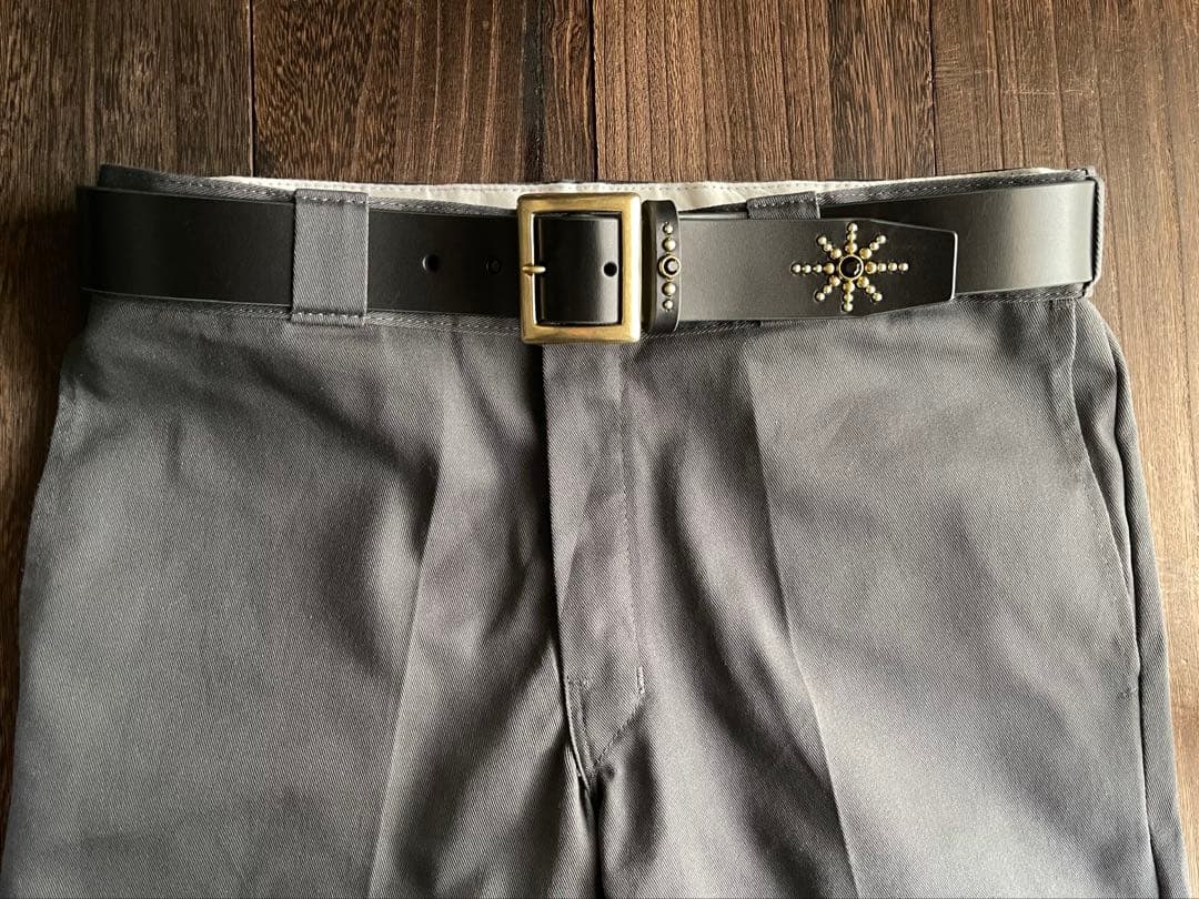 スタッズギャリソンベルト 牛ヌメ 真鍮 38mm HTC CALEE - メルカリ