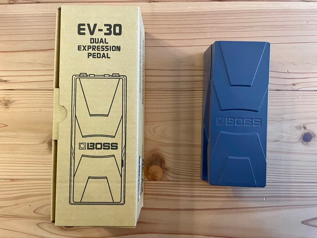 【超美品】BOSS EV-30 エクスプレッションペダル BOSS EV-30 [DUAL EXPRESSION PEDAL] エクスプレッションペダル ボス