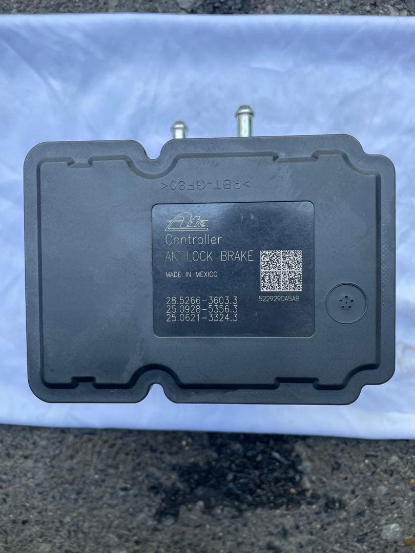 ABSコントロールユニットABSモジュールジープラングラー 2012-2014 Jeep Wrangler ABS Module