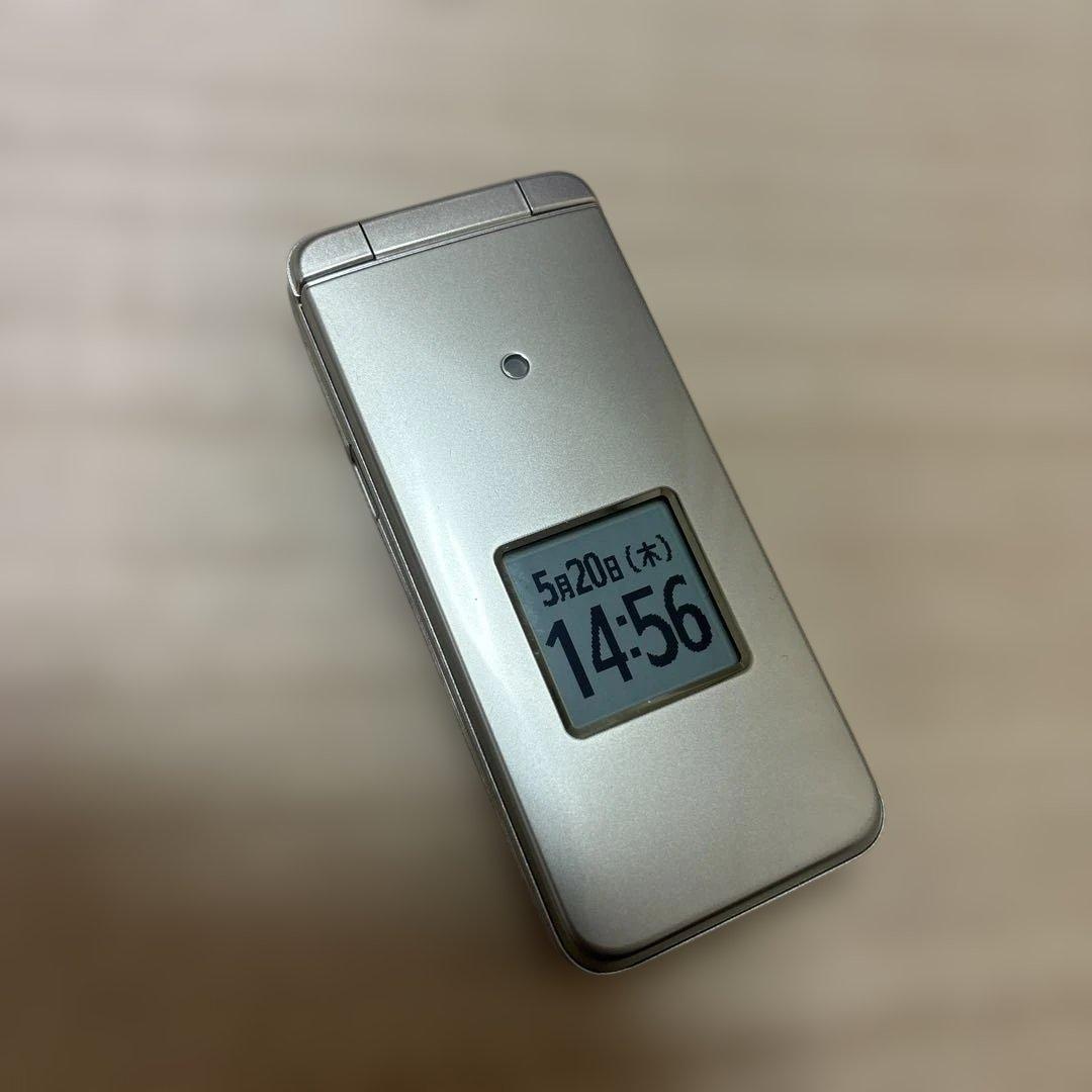 kyf41 au 折りたたみ式携帯電話 シルバー au、4GLTEケータイ「かんたんケータイ KYF41」を3月5日発売 - ケータイ