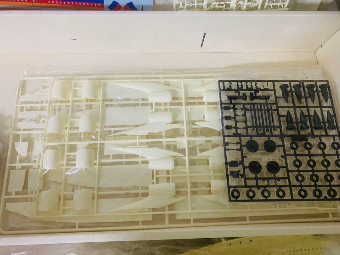 童友社1／100ユナイテッド航空B747プラモデルキット