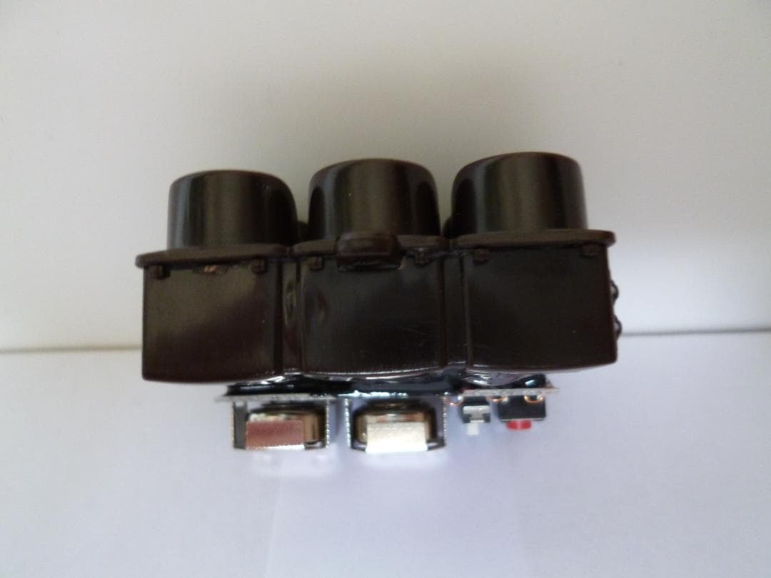 本物志向改造　信号機ガチャ（車両灯器　路面電車用「←↑×」３灯）