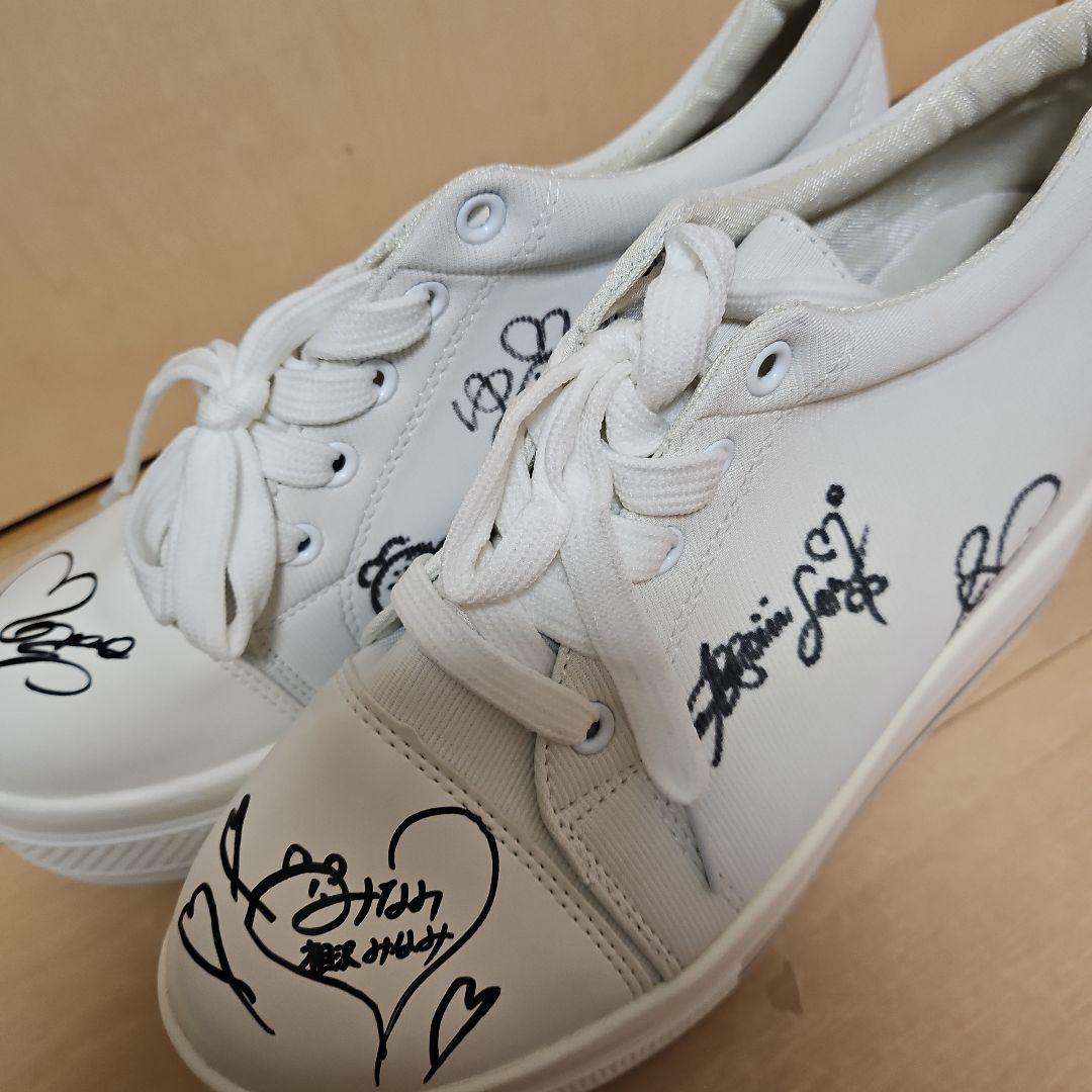 アイポケ 直筆サイン入りスニーカー サッカー日本代表 中村敬斗選手直筆サイン入りスニーカープレゼント