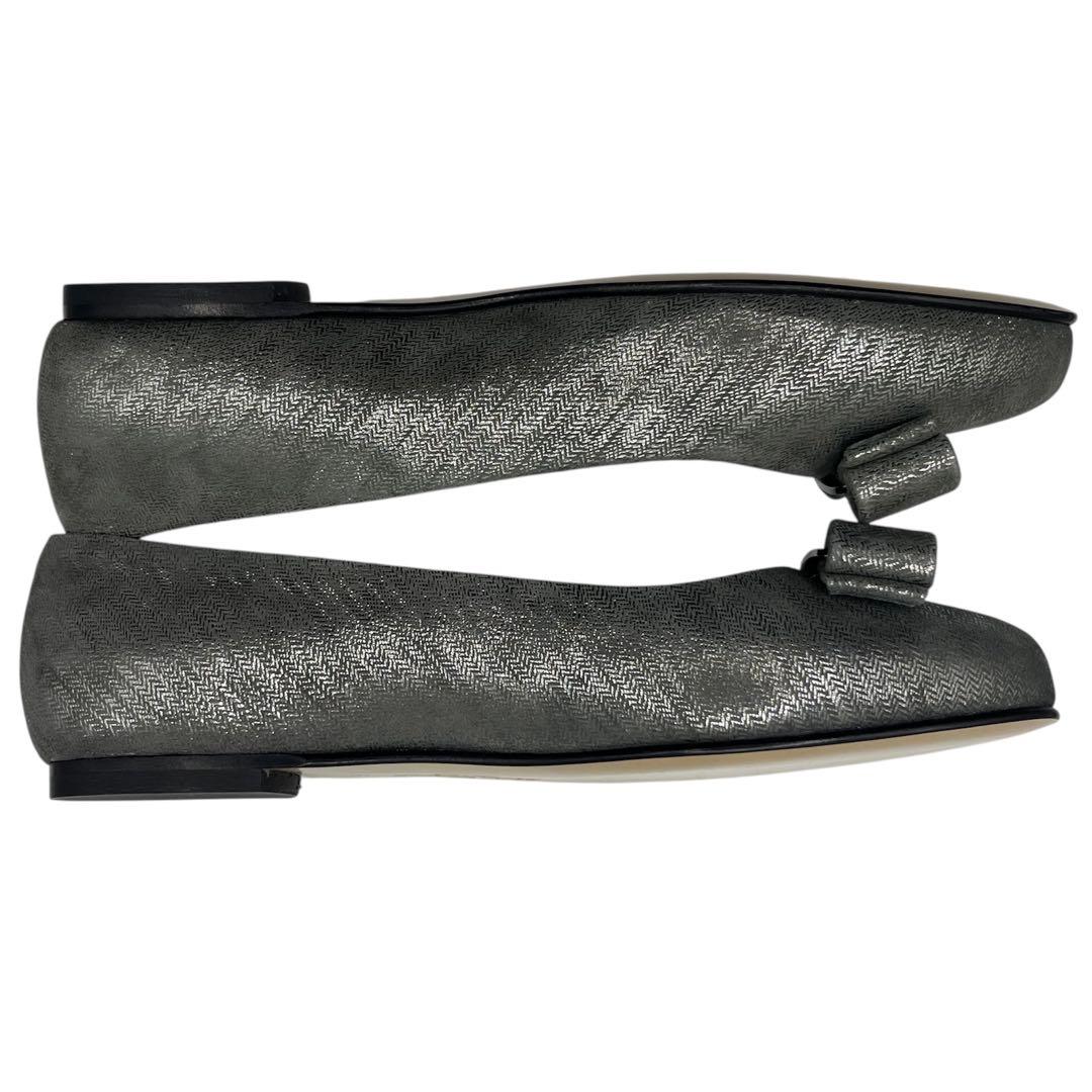 【極美品】Ferragamo⭐︎パンプス⭐︎22.5cm⭐︎シルバー⭐︎ほぼ未使用