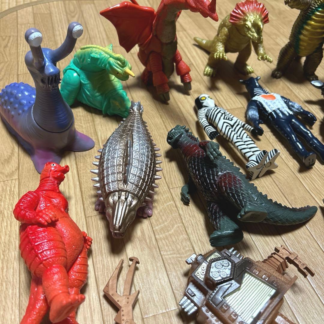 旧ウルトラ怪獣シリーズ 26体セット 昭和怪獣 大量まとめ - メルカリ