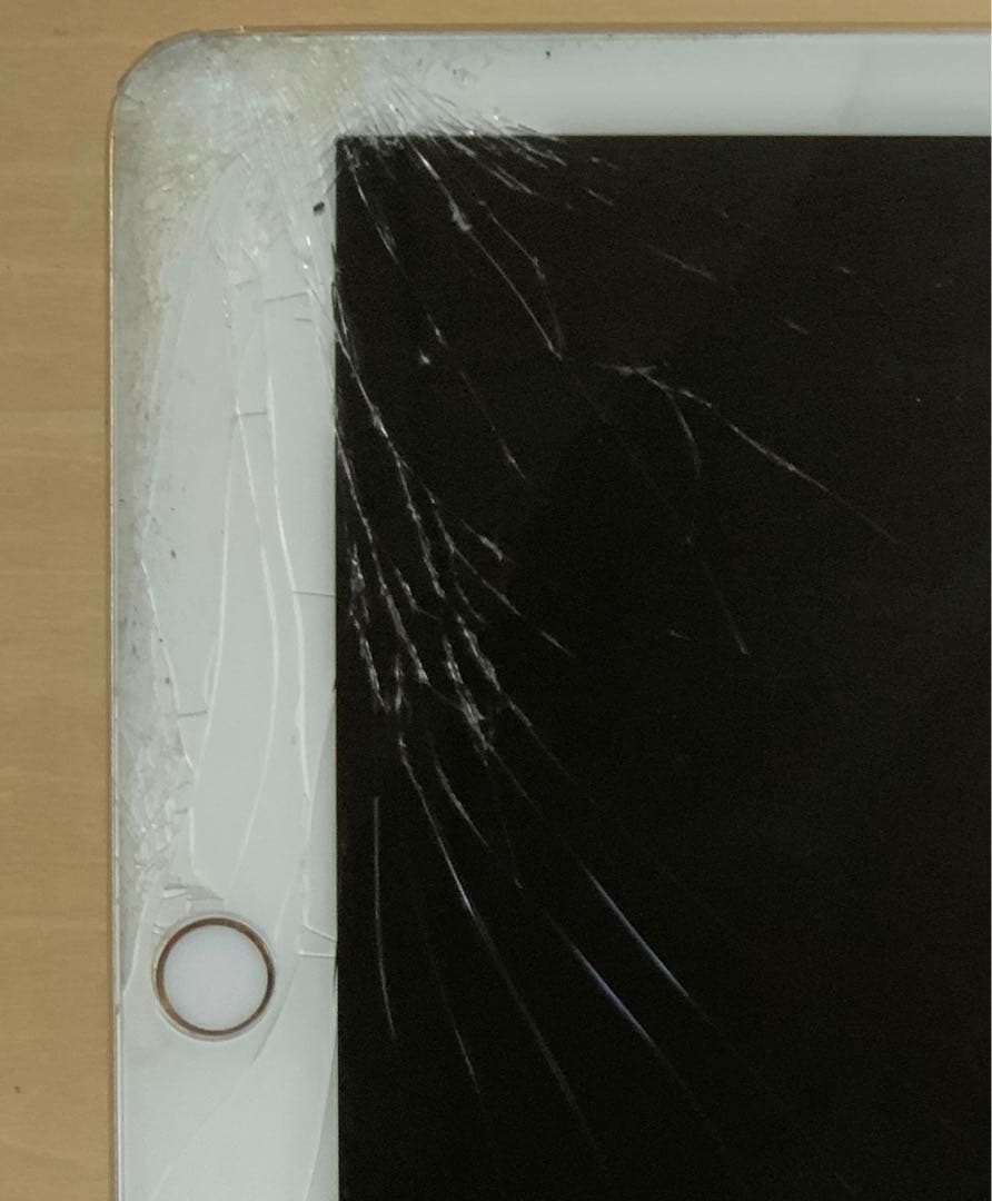 iPad pro 9.7, 128GB, WIFIモデル, ゴールド, 画面割れ - メルカリ