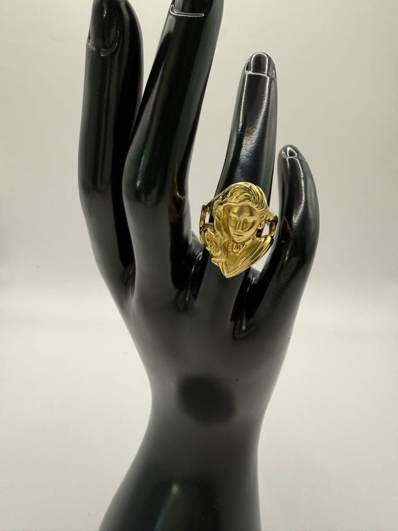 美品 18金 女性モチーフ リング 11号 超音波洗浄器洗浄済み