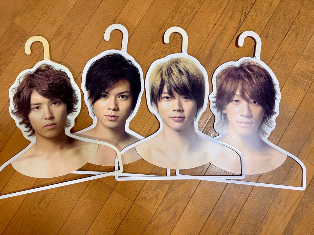 NEWS×RUSS-K非売品ハンガー4個セット 販売終了】スラックスハンガー 10本掛け スイング式 キャスター付き