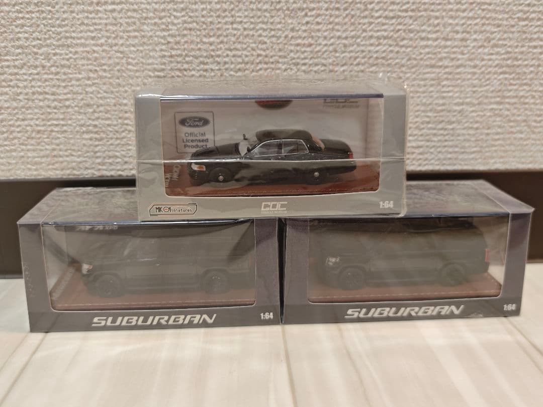 GOC 1/64 CVPI & Suburban 3台セット 596 Model 1/64 Ford Crown Victoria - New York City Taxi