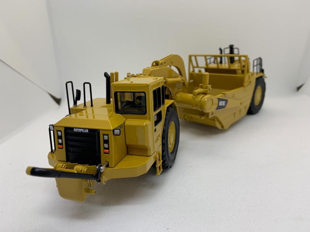 ミニカー DM 1/50 CAT 657G WHEEL TRACTOR-SCRAPER 1:50 Cat® 657G Wheel Tractor Scraper — Diecast Masters America