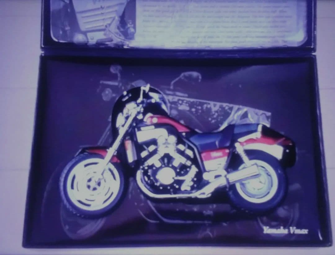 ミニチャンプス 1/12 ヤマハ V-MAX