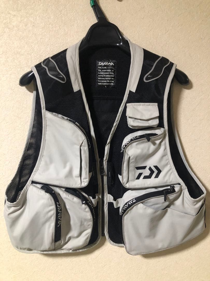 DAIWA フィッシングベスト Lサイズ fishing-tsuribitokan_4550133580116