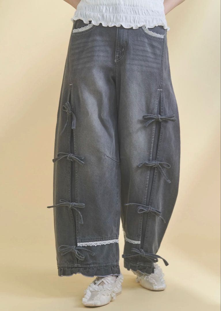 メリージェニー バレルレッグリボンデニムパンツ グレー - メルカリ