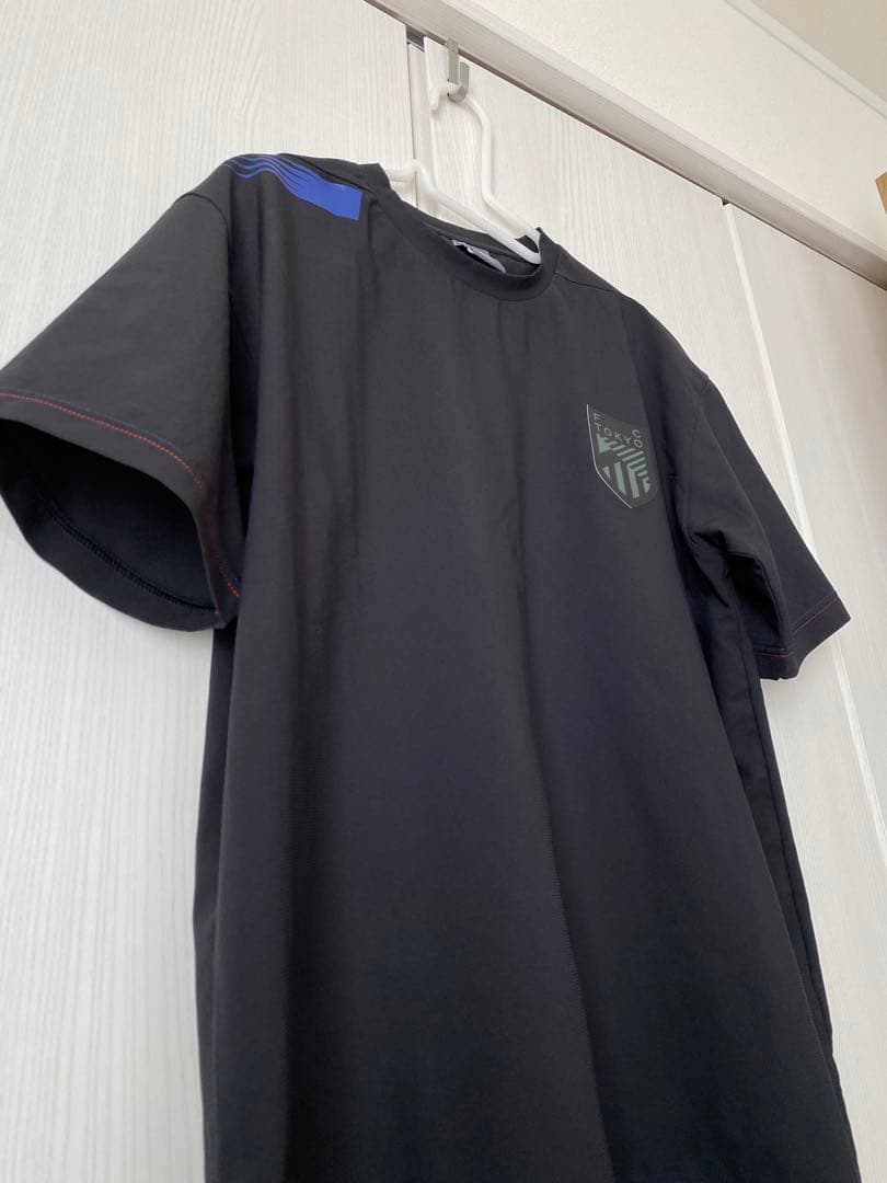 2025 FC東京×ニューバランス ブラックアウトショートスリーブTシャツ