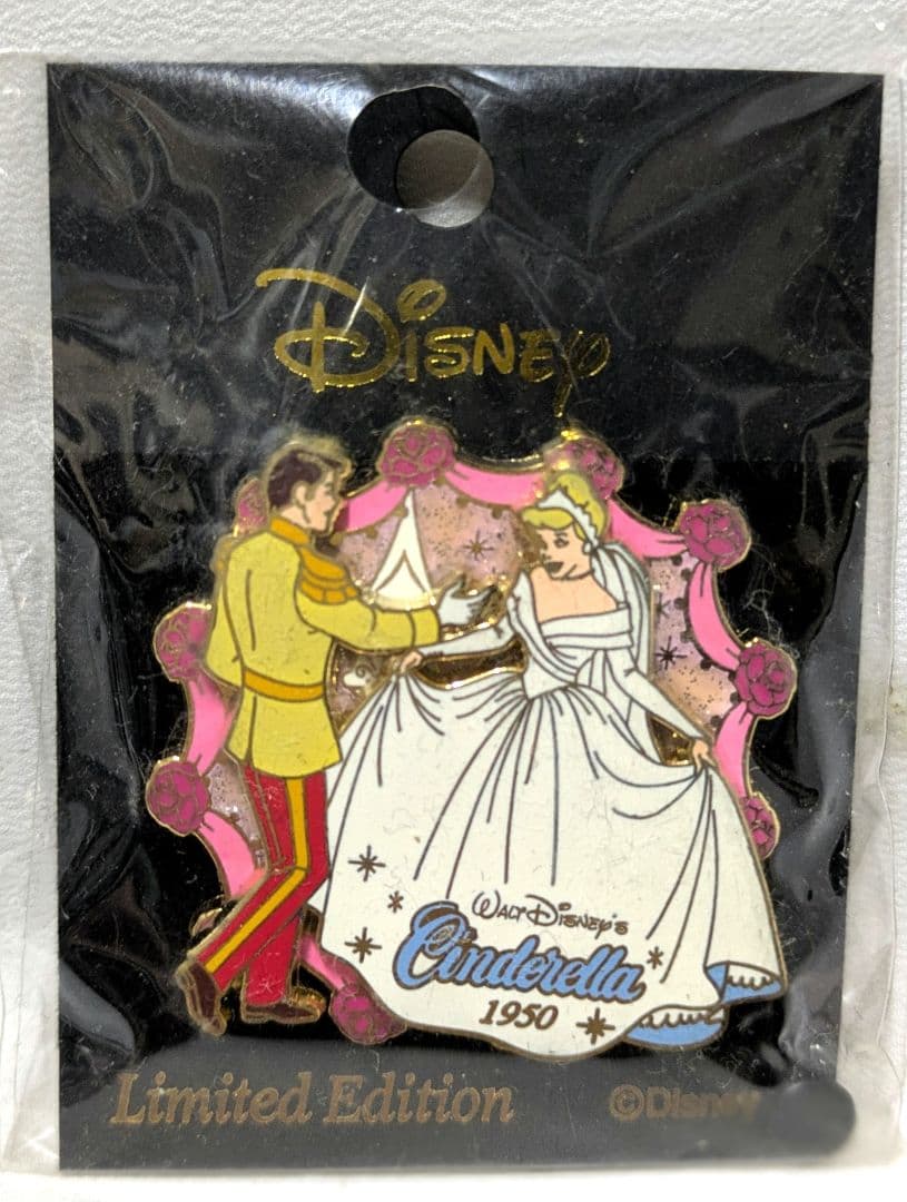 シンデレラ ダンス 限定版ピンバッジ 1 - メルカリ