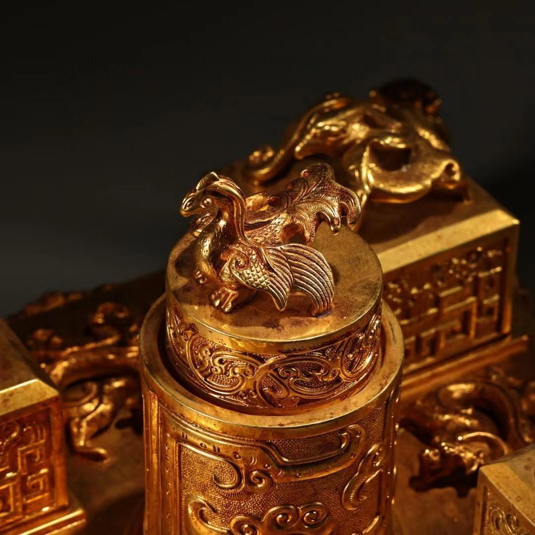 中国古美術・旧蔵鏨刻鎏金の鳳印章と玉璽のセット・純銅製・高浮彫り