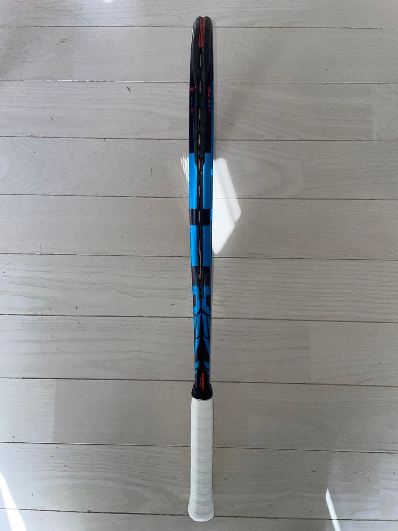 バボラ ピュアドライブ98 G2 2023年 ストリングス張りたて - メルカリ