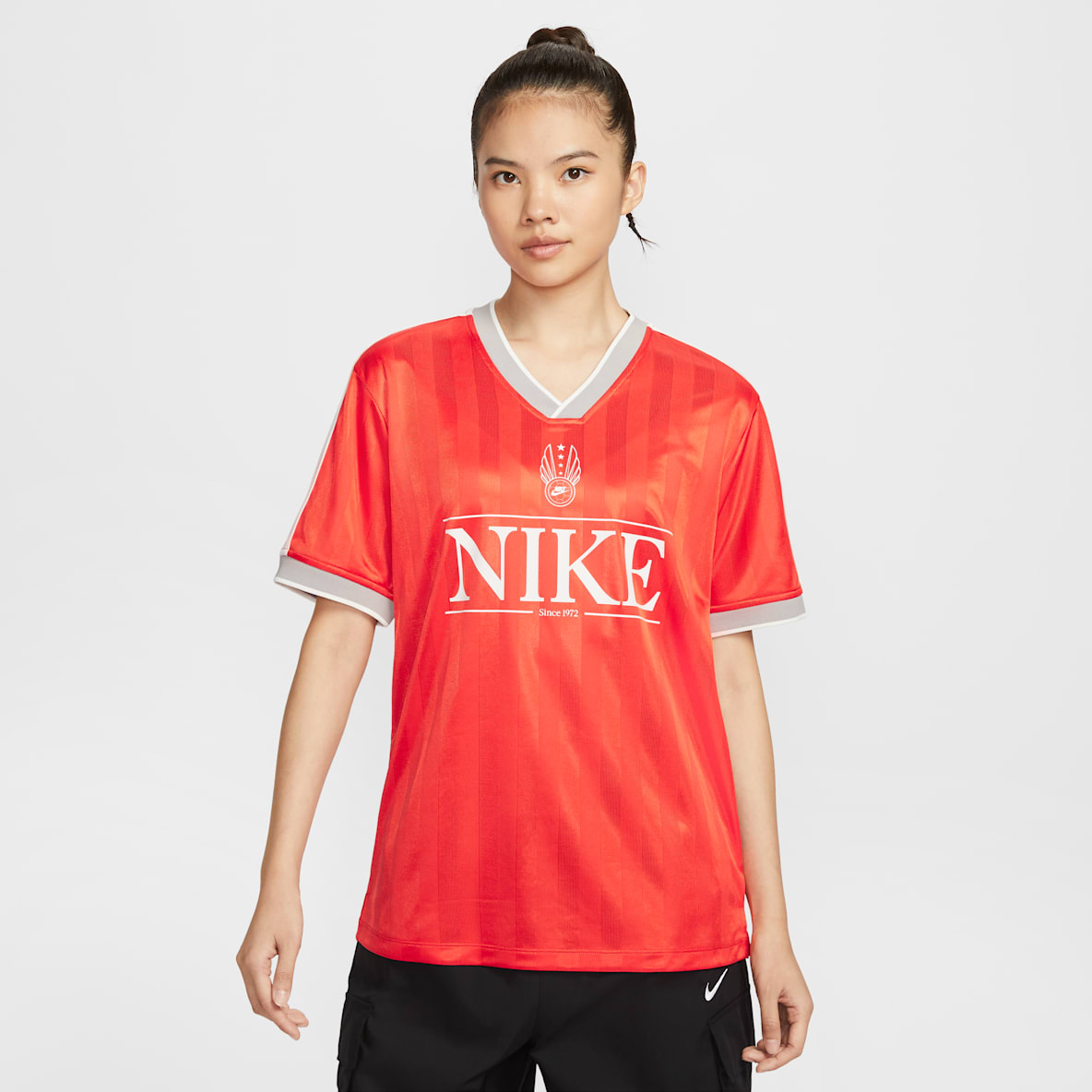NIKE公式】 レッド トップス & Tシャツ【ナイキ公式通販】