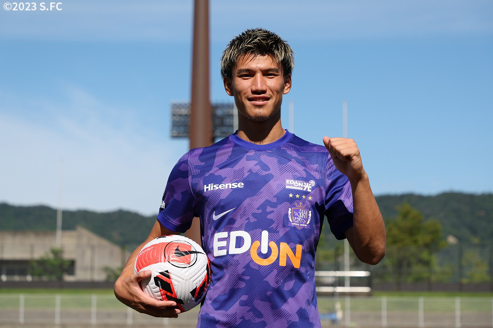 加藤陸次樹選手加入会見を行いました！ | サンフレッチェ広島