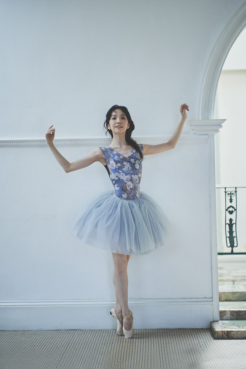 stina / type zero butterfly / authentic blue