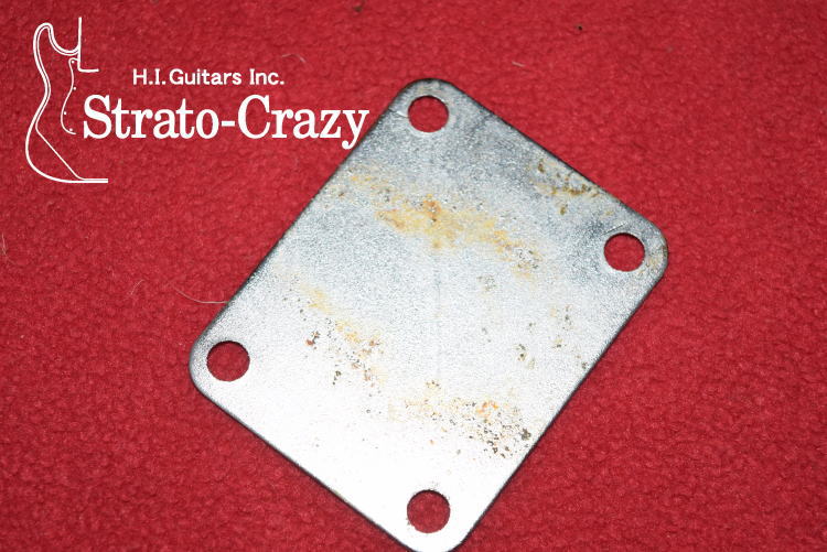 ネック・プレート｜ストラトキャスター用のパーツ｜ストラト・クレイジー