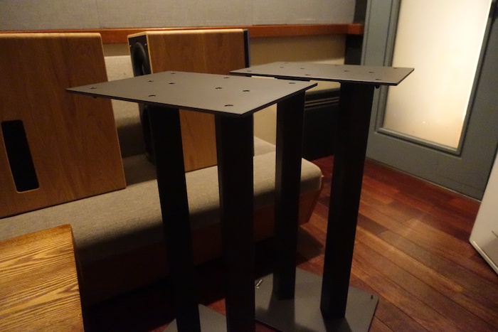 ACOUSTIC REVIVE製特注スピーカースタンド : 川崎市高津区の