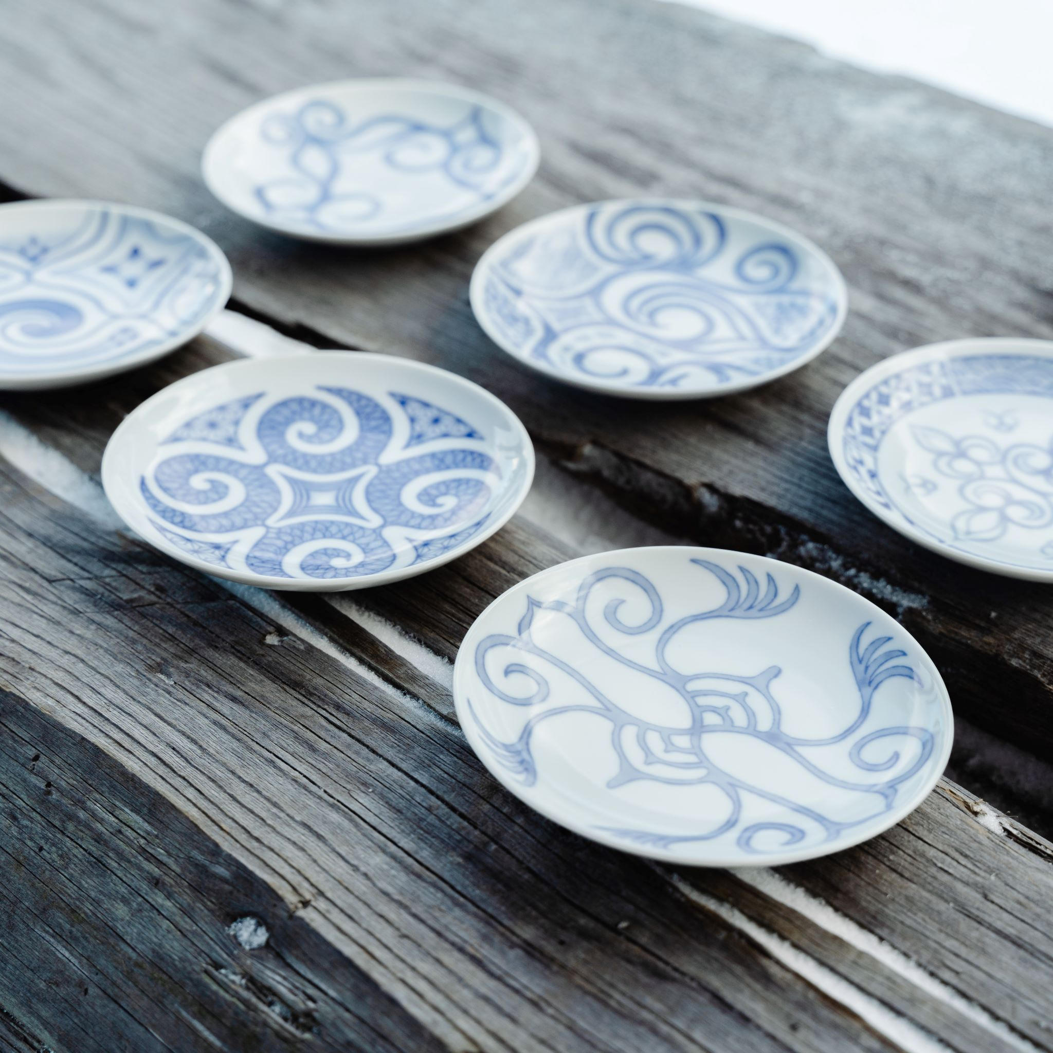 アイヌ文様有田焼 染付皿 4寸 6枚セット - (北海道・阿寒湖